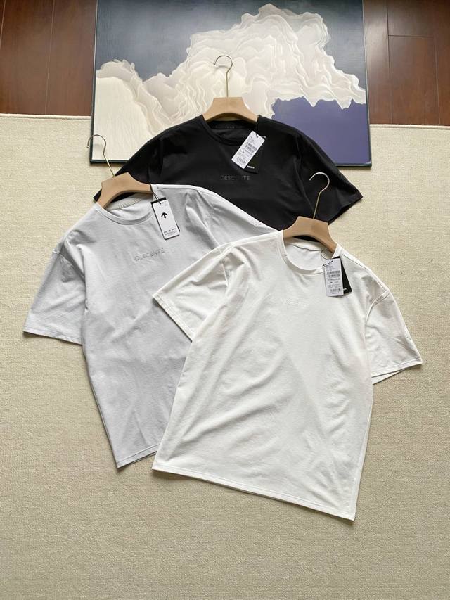 Descente 迪桑特Essential男女同款防晒T恤短袖针织衫夏季新品夏日型动，干就出色 夏日的炽热阳光下，每一次挥汗都是对自我的挑战。穿上迪桑特速干短袖