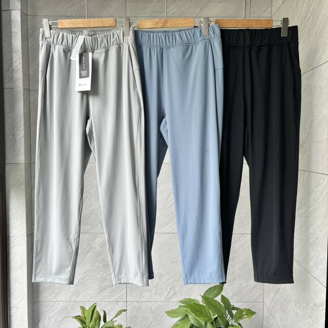 0581 原单面料Luxtremetm 面料触感顺滑，带有四面弹力 添加Lycra 氨纶，舒适伸展，不易变形 连续抽绳 口袋设计 修身剪裁 中腰设计，28＂ 7