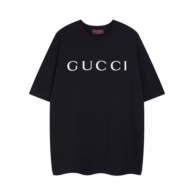 全年有货不下架 #Gucci古驰#2025早春系列，官方原版,定制32支双纱纯棉面料，克重280G，手感松软细腻又比一般棉布料扎实，舒适透气不易变形，采用进口纳