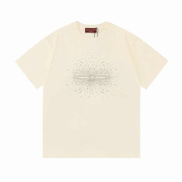 Gucci 古驰 2025新款 星烫钻字母Logo 男女同款 短袖T恤 定制300克100％双纱纯棉面料 定染32支双股螺纹 烫钻工艺Logo 领标吊牌主唛三标