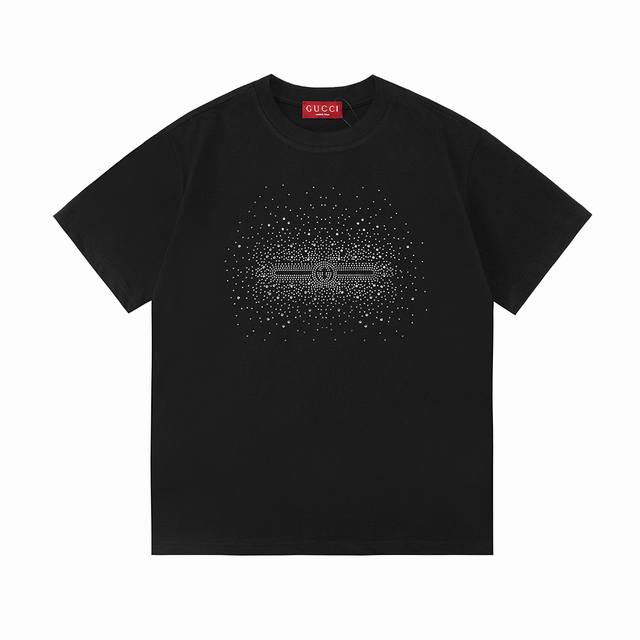 Gucci 古驰 2025新款 星烫钻字母Logo 男女同款 短袖T恤 定制300克100％双纱纯棉面料 定染32支双股螺纹 烫钻工艺Logo 领标吊牌主唛三标