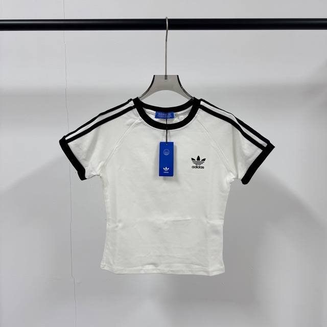 8615# 三叶草女款大爆款 Adidas 阿迪达斯 三叶草 经典款 简约经典Logo 三道杠女款短袖T恤 本款为女款噢 胸弟们定 强力推荐 店主自留款！大货大
