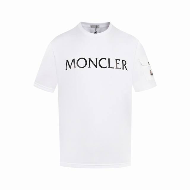 Mk65 白底图 顶级版本 Moncler 蒙口新款标志性字母Logo立体压胶 Logo手臂口袋 Moncler标识 仿佛艺术家的灵魂印记 辨识度拉满 低调中蕴