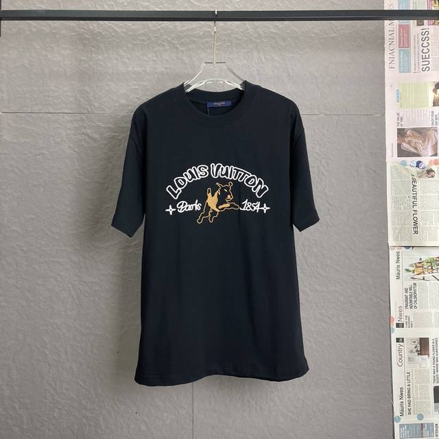 A69 Louis Vuitton路易威登Lv 采用300足克面料 棕色小法斗 刺绣工艺 宽松版型 男女同款短袖 独家专供新款原单休闲短袖 高端定制 高版本 时