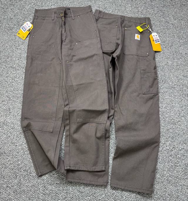 款号：H809 Carhartt Wip｜24Ss 卡哈特 美式复古宽松重磅水洗伐木工装牛仔裤 整体剪裁采用了立体结构剪裁 拼接工装视觉效果极佳，工装设计，简约