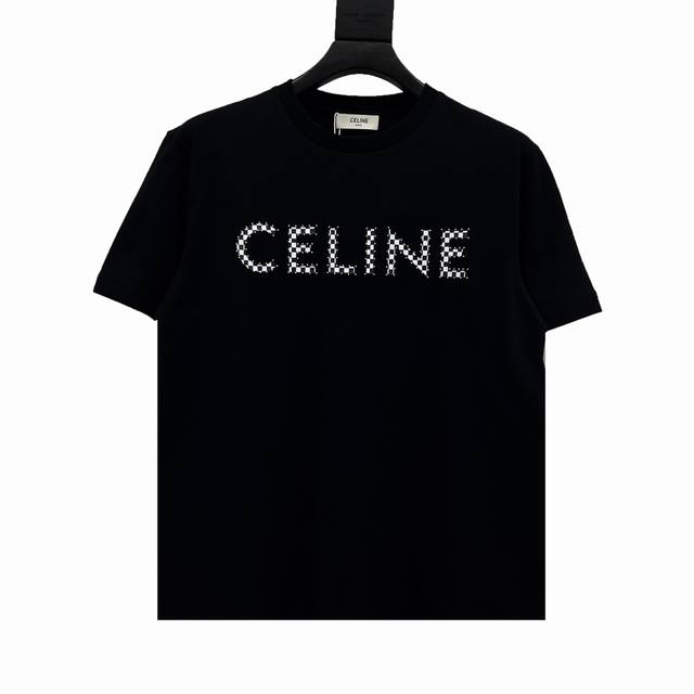 款号Y203 Celine 赛琳 21Ss 铆钉宫格徽标印花短袖 简约式美感设计，客供60支双股针织棉面料,轻柔舒适.高密度机织工艺让质感更垂坠,内里织面整齐有
