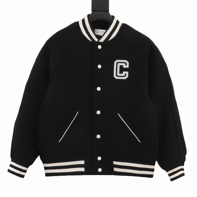 款号Y634 Celine 赛琳 24Fw 刺绣字母Logo棒球服外套 在经典版型基础上肩膀做了插肩设计，更加符合人体美学，上身效果更加青春活力。整体采用羊毛混
