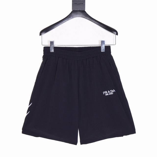 款号Y752 prada 普拉达24新款短裤 高端梭织面料，抗皱亲肤 撞色高密度绣花点缀， 前后prada字母绣花 定位裁剪、版型纯正、上身效果非常Yyds，