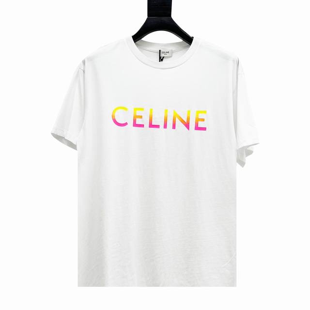 款号Y214 Celine 赛琳 彩色字母印花基础款短袖T恤 Ce气质清爽干净的短袖T恤 夏天T恤季到了，你准备好了吗？！精选厚实的平织棉布制作，面料质感瓷实很