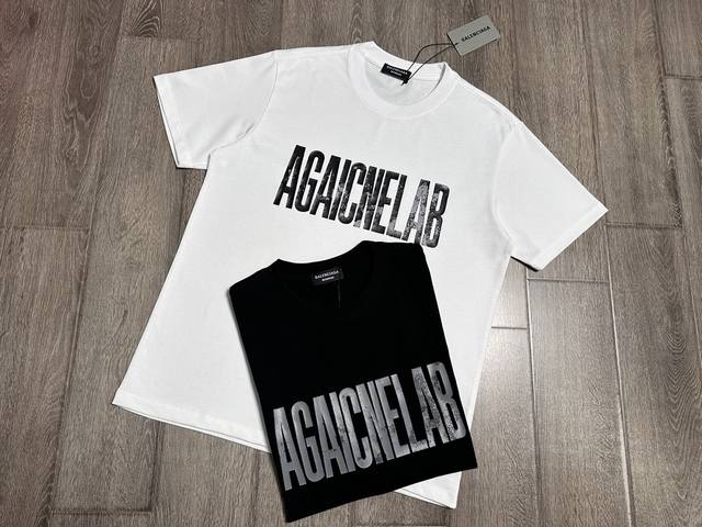 Balenciaga短袖T恤 工艺：印花 颜色：黑色 白色 码数：S~Xl 面料：精梳紧密棉盖棉280G 柔顺手感，做工细致。男女同款宽松版型！