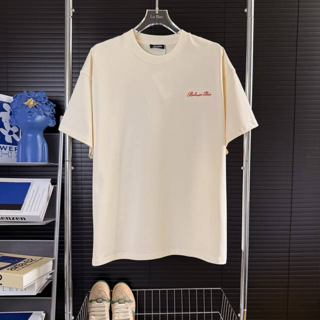 215 当天到货 现货现配 Balmain 巴尔曼25Ss刺绣小字母Logo圣斗士品牌印花标识短袖T恤 最高版本 原版面料 高版本 高品质 独家首发高定 面料采
