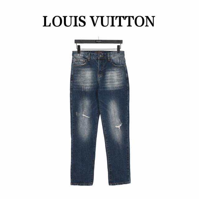 本子自取 Louisvitton 路易威登 后背四叶草Logo刺绣牛仔裤 今年为止做的最牛逼的牛仔裤，重度水洗工艺，暗藏玄机的细节非常多，这次主推的裤子无论是版