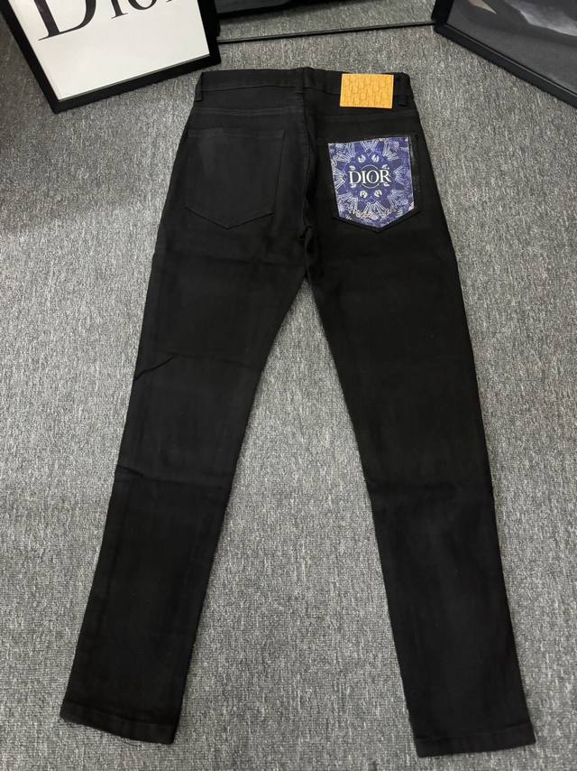 款号K111 Dior迪奥Ss 秋冬新款牛仔裤 只做精品 看面料 看做工 看细节 原厂原布原洗水！进口原版水洗弹力面料进口原版水洗弹力水洗面料，弱饱和度的中灰色