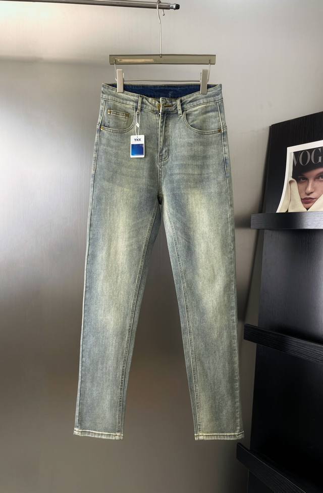款号K67 Burberry -Bbr巴宝莉 致敬经典1856复古立体压花字母牛仔裤 1856限定版 外贸渠道货 定制面料 面料微弹 柔软舒适 版型极佳 挺阔有