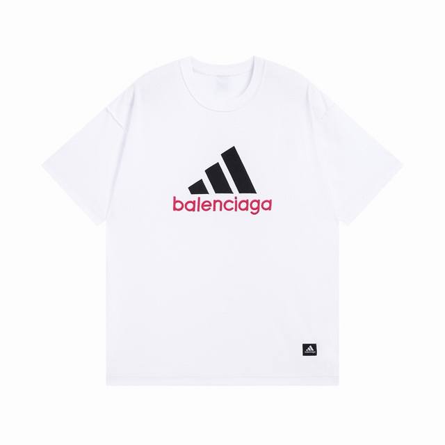 款号：G1792 -Balenci*Ga巴黎世家联名Adidas阿迪 经典Logo组合刺绣 正反双面穿 短袖T恤 -采用32支对版定织定染280G巴黎面料 同缸