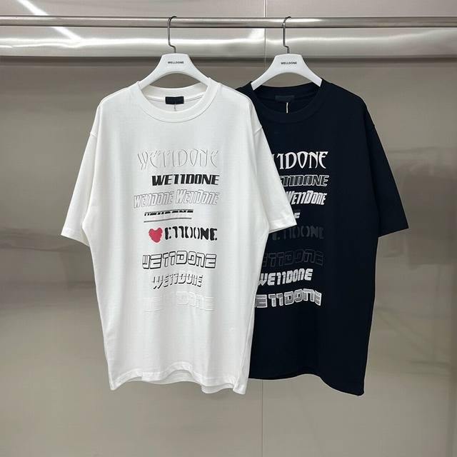 款号: W128# We11Done Track 爱心字母弹幕 潮牌男女短袖T恤情侣款 面料：原版定制280G精梳棉 工艺：走线均是全身三线缝制，后领织带包边延