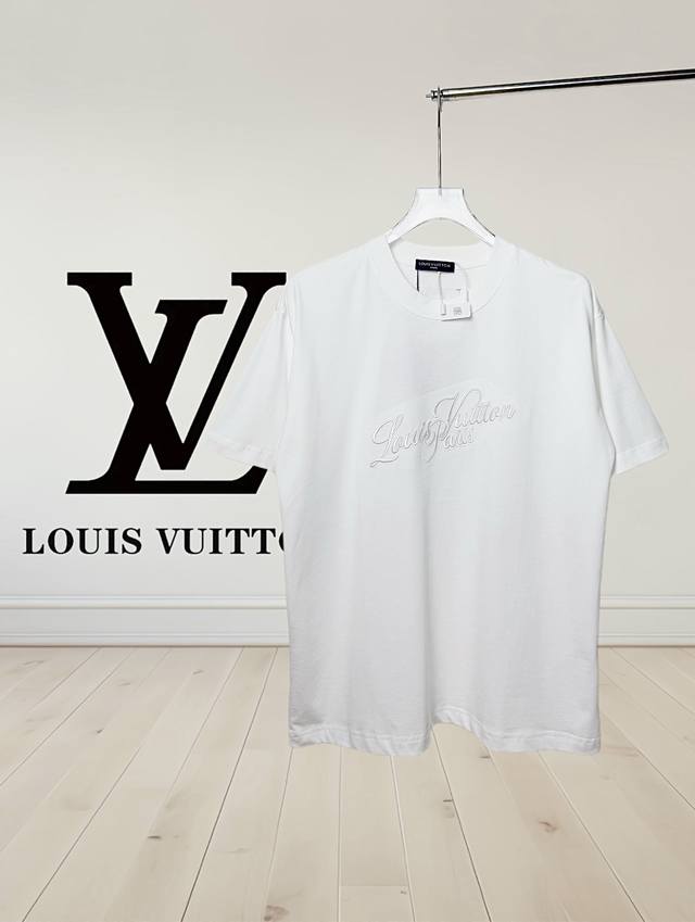 高品质 Louis Vuitton 路易威登 2025新款Logo字母刺绣本色加印花花卉图案圆领短袖T恤 小红书热门爆款｜明星网红同款穿搭 1面料采用32支28