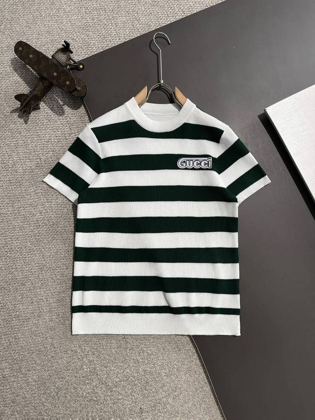 隔天出货 高品质 Gucci 2025春夏新款男款圆领短袖T恤 精梳棉质纱线针织纺棉布面料制作，纯棉的高克重特殊纱，掂起来手感份量十足，上身也比普通T更加有质感