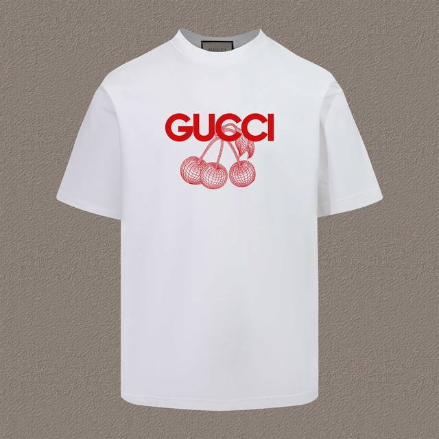 Gucci 古驰 2025Ss 春夏新品 原版面料 官方同款 短袖T恤 定制280 克同缸染面料 手感舒适 春夏最新砖柜同步 时尚又个性 超级百搭 男女同款 人