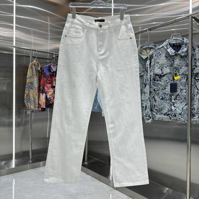 Lv 路易 25新品 后口袋字母Logo牛仔裤！特定最新品牌皮标 重磅单品~私渠稀有臻品 客供五金辅料 进口客供定织牛仔棉布面料,时尚又个性 超级百搭好看的一款