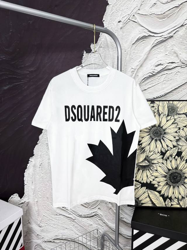 款号Aa4380 D2枫叶大标印花短袖 Dsquared2 专柜同款 采用 G纯棉面料 32支双纱 拿手上非常有质感 立体 大气 夏天百搭好穿 简单大气 采用O