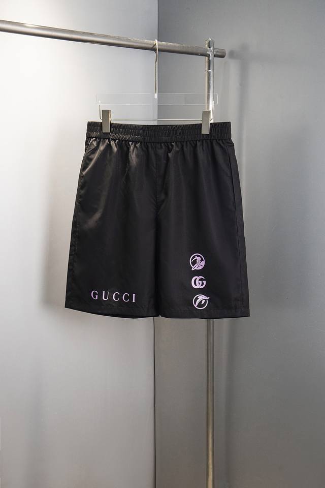 G家冲浪系列印花短裤 采用冲浪印花元素设计，每一件都是激光对位裁剪，内里全部包边，全套辅料齐全 码数：Xs S M L