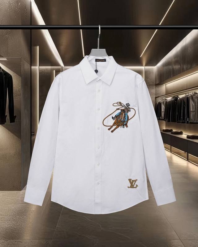 Lv 路易威登 爆款来袭 走秀款限定西部牛仔马师重工刺绣长袖衬衫 2025Ss官网新款长袖 衬衫 衬衣，精美绣花Logo 高端版本，专柜定制面料 透气舒适度高，