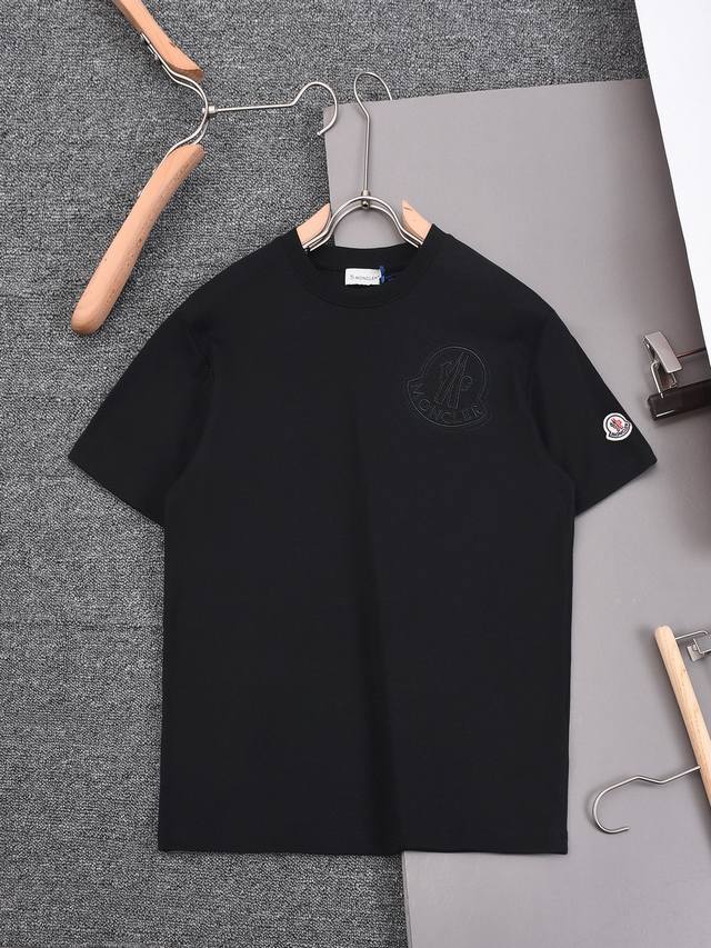 Moncler 蒙口 2025新款 前后刺绣字母Logo 定制袖章 男女同款 短袖T恤 定制260克100％双纱纯棉面料 定染32支双股螺纹 领标吊牌主唛三标齐