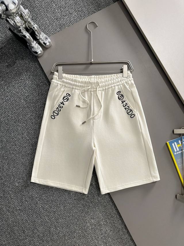 马吉拉 Margiela Mm6 2025新款 轻奢主义 后开袋高密度刺绣Logo 男女日常通勤 穿搭必备 休闲短裤 定制毛圈面料 进口机刺绣工艺 腰标吊牌洗水