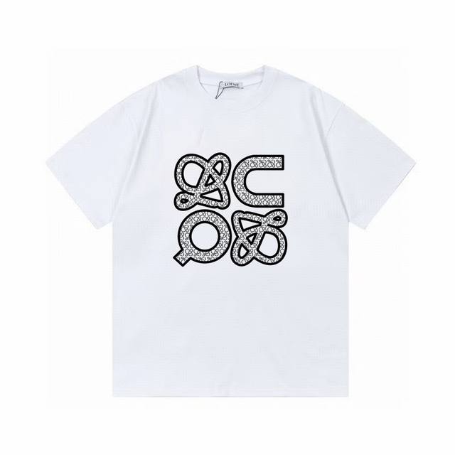 Loewe 罗意威 标语Logo字母印花圆领短袖T恤 百搭潮流 男女同款 吊牌 领标 水洗唛 三标齐全 定织定染280克精梳棉面料 尺码：S-Xxl 颜色：黑色