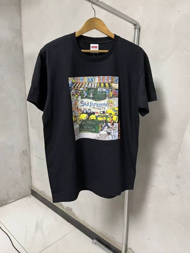 850款Supreme Ss22 Week 19 Manhattan Tee 卡通字母曼哈顿城市闹市街景图案印花圆领短袖T恤 男女同款 码数Smlxl 白色黑色