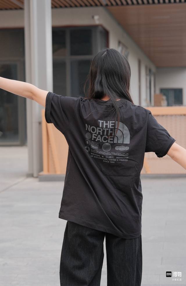2款北面The North Face 背面字母Logo印花透气舒适短袖T恤 男女同款 码数Mlxlxxl 黑色，白色