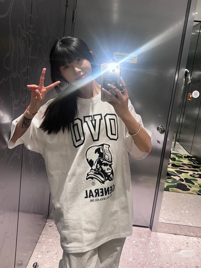 001045款A Bathing Ape X Ovo 联名款 Fw23 Logo图案印花圆领短袖T恤 男女同款 码数Smlxlxxl 黑色白色