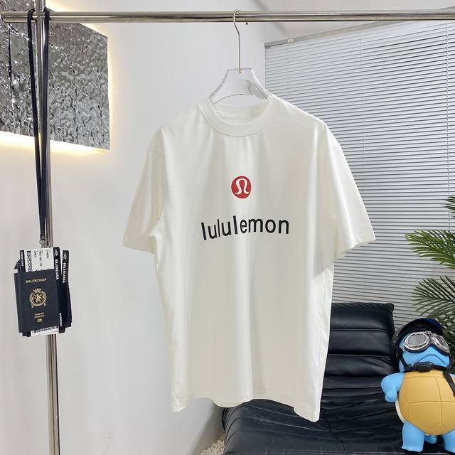 Lululemon露露乐蒙 2025新款T恤 爆款首选面料全新升级 采用高克重布料 洗完水260克 不缩水不变形 上身阔挺效果极佳 且舒适柔软质感十足 廊型版型