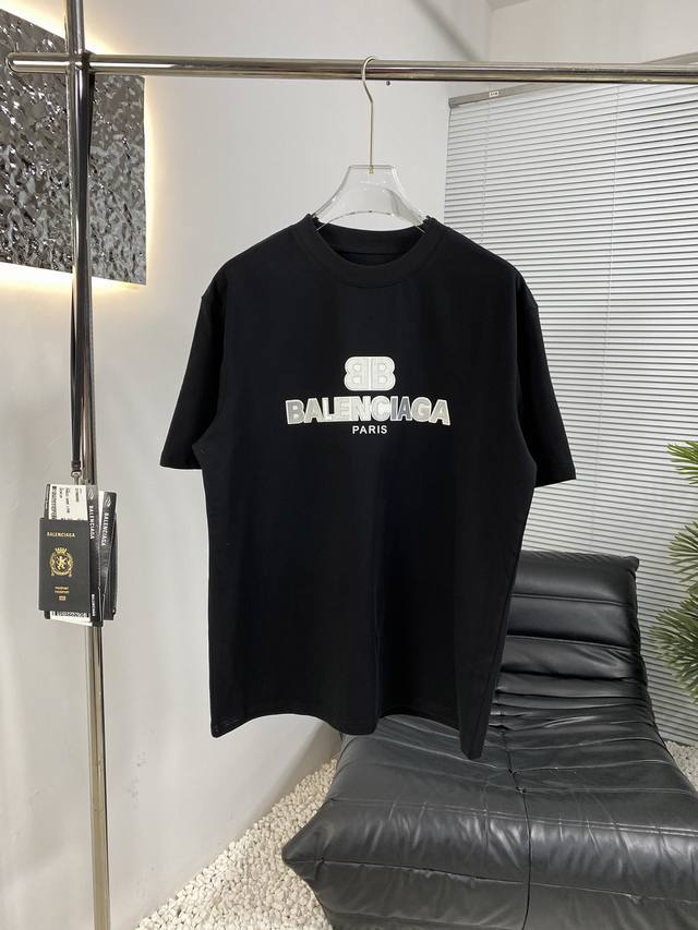 高品质 Balenciaga巴黎25Ss新款短袖T恤 面料采用高克重布料 洗完水260克重 不缩水 不变形 三标齐全 实物绝绝子好看！质感十足 版型宽松 男女同