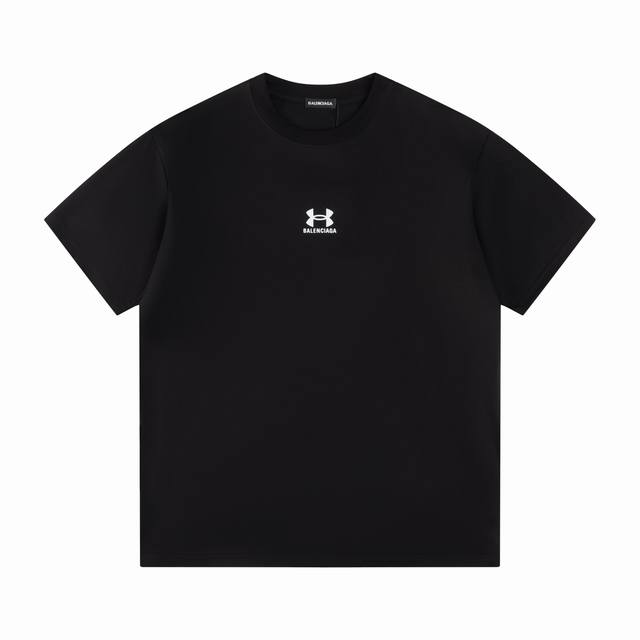 款号T07 巴黎世家 短袖T恤 男女同款 -采用原版280G100%纯棉面料 柔软舒适 螺纹同缸定染零色差 独家品质区别通货 欢迎对比 -颜色： 橙色 黑色 -