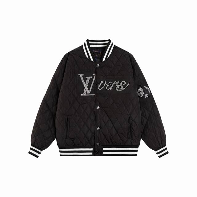 款号S10 经典Lv烫砖绣花棉服 菲董 白敬亭同款 采用梭织风衣面料，一比一重工五金还原设计 M L Xl Xxl 黑色