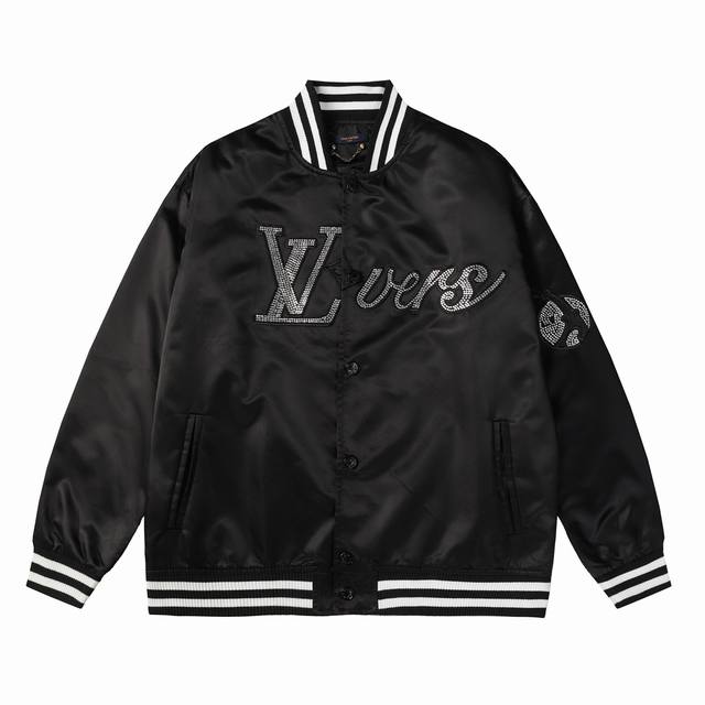 款号798 经典Lv烫砖绣花棒球服 菲董 白敬亭同款 采用梭织风衣面料，一比一重工五金还原设计 M L Xl Xxl 黑色