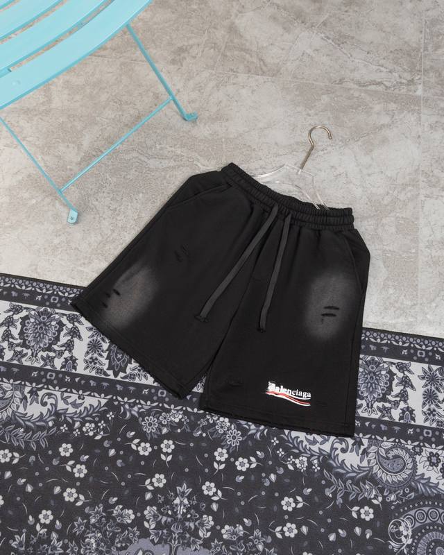 款M261 巴黎可乐短裤 巴黎世家Balenciaga24Ss夏季新款 溶解可乐印花短裤 纯棉毛圈面料 潮流感十足 Os版型 尺码：S-Xl S：腰围76 臀围