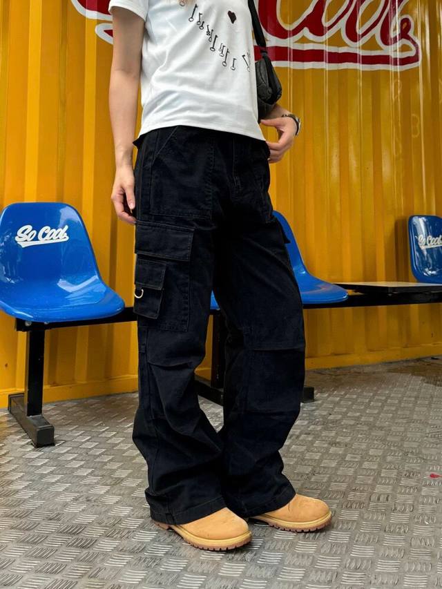 款号Xk2903 美式复古工装裤高街休闲腰带Cieanfit牛仔裤百搭直筒潮牌，面料定制经过一流的高工艺水洗 ，质地紧密 色泽均匀 纹理清晰，上身非常舒适 直筒