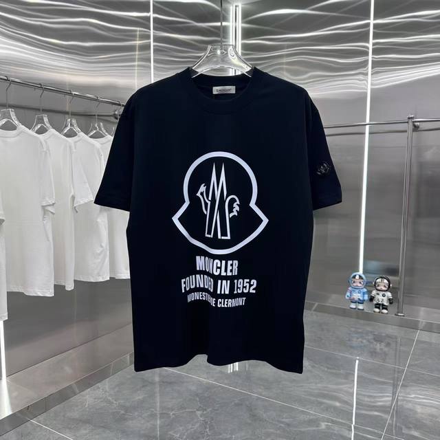 款号：G2155 2025早春Moncler 蒙口 官网同款印花图案 双纱纯棉短袖 - 260G双纱纯棉顶级面料 手感柔软 百分百纯棉独家出货 定染硫化黑无尘处