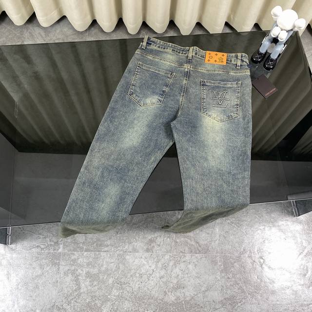 Louis Vuitton & 路易威登 Lv 24Ss新款钢印压花口袋修身牛仔裤- 进口原版水洗弹力面料 原版五金辅料装Logo，版型修身超正 档次极高 定制