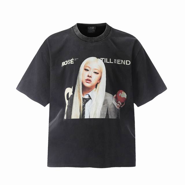 vt9207 Black pink朴彩英Rose韩国女团Big Face人像复古水洗做旧短袖T恤 小领口设计 白墨数码直喷印花 高街复古重磅做旧水洗Vintag
