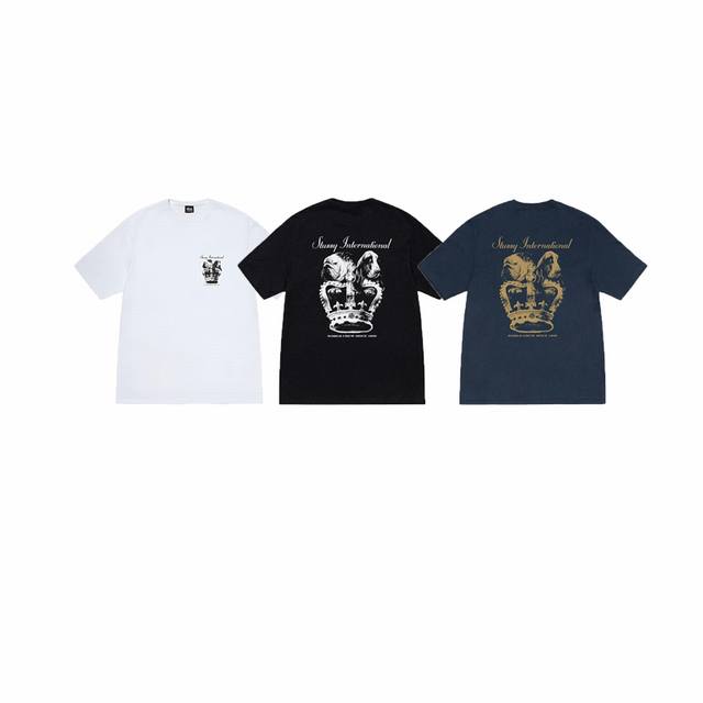 款号Xb2092# Stussy斯图西 Ss25 狗狗皇冠短袖T恤男女同款 230克纯棉圆筒布版型 两侧面不带缝线 正确版本与正品相同。区别市场通货。 颜色：白