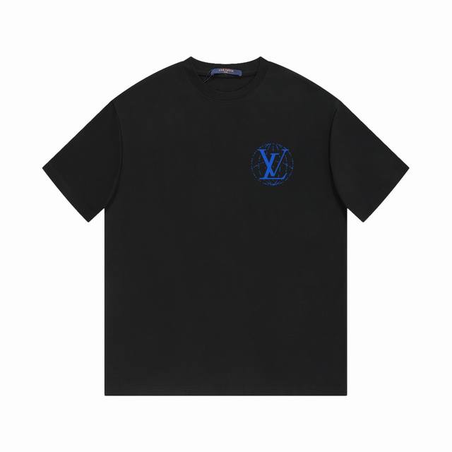 Lv 馿家 新款印花短袖T恤 *定制280克全棉面料，面料柔软，亲肤舒 *非常简约大气的一款 无论是上身舒适度都是无可比拟的存在，诠释你的奢华与品位，打造你的时