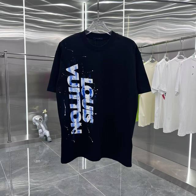 LV 2025春夏新款 圆领短袖T恤 烧花+手绘 男女同款宽松版 S M L Xl Xxl 五个码 黑色 白色