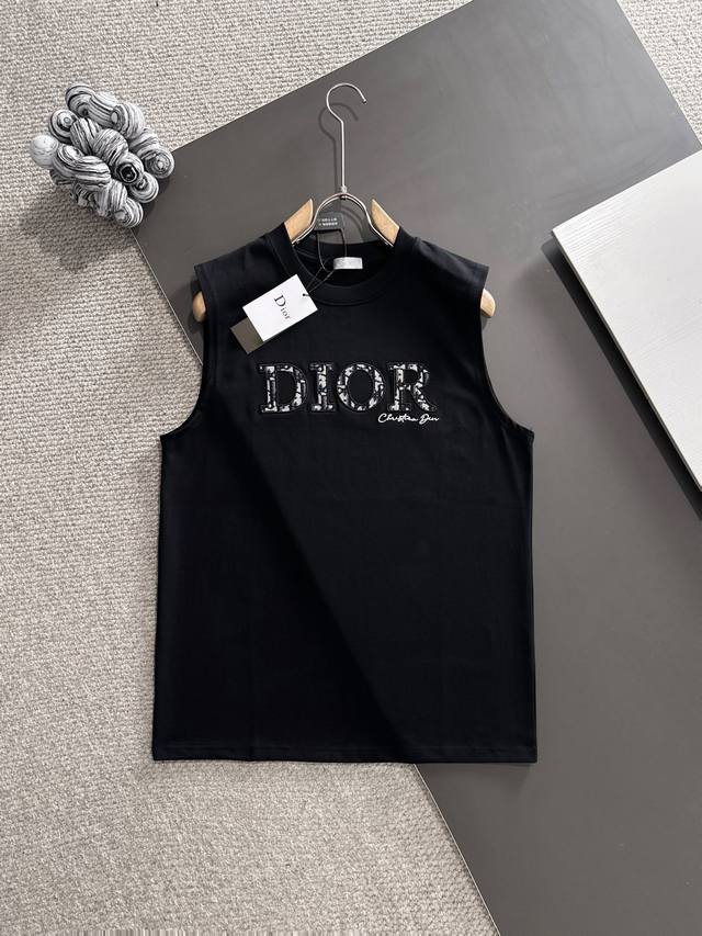 dior迪奥* 市场独家品质 爆款 2025夏款背心上新 原高版本 迪奥 面料采用340克高密度定制棉 不变形 不缩水 立体垂感爆表 工艺介绍：前幅采用重工牛仔