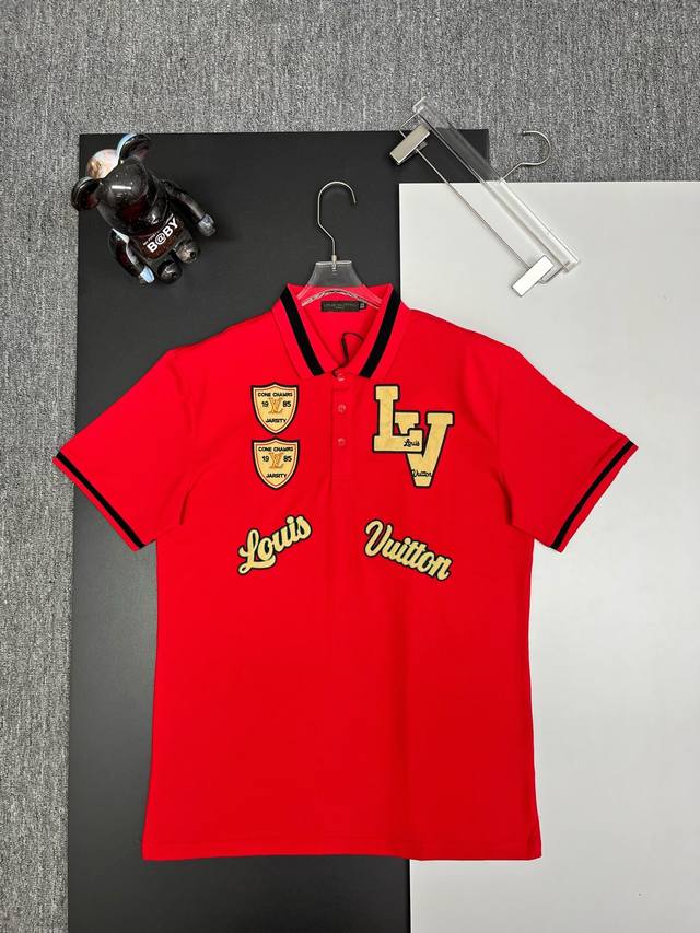Lv 路易威登 刺绣新款polo衫 原版面料 官方同款 采用210克丝光珠地棉，定制 同缸染面料 手感非常舒服爽滑 版型挺阔有型 一线品牌代工厂p出品 进口百灵