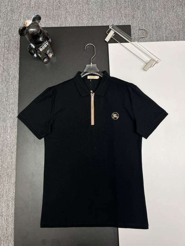 Burberry 巴宝莉 战马刺绣新款拉链polo衫 原版面料 官方同款 采用210克丝光珠地棉，定制 同缸染面料 手感非常舒服爽滑 版型挺阔有型 一线品牌代工