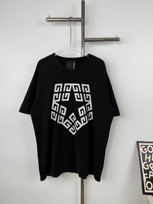 款号X40 Givenchy 纪梵希 22Ss 水洗星字母短袖T恤 前幅大面积印花采用大康丽数码印花机直喷 成本极高 经过多次的调试打版图案色差还原度与原版接近